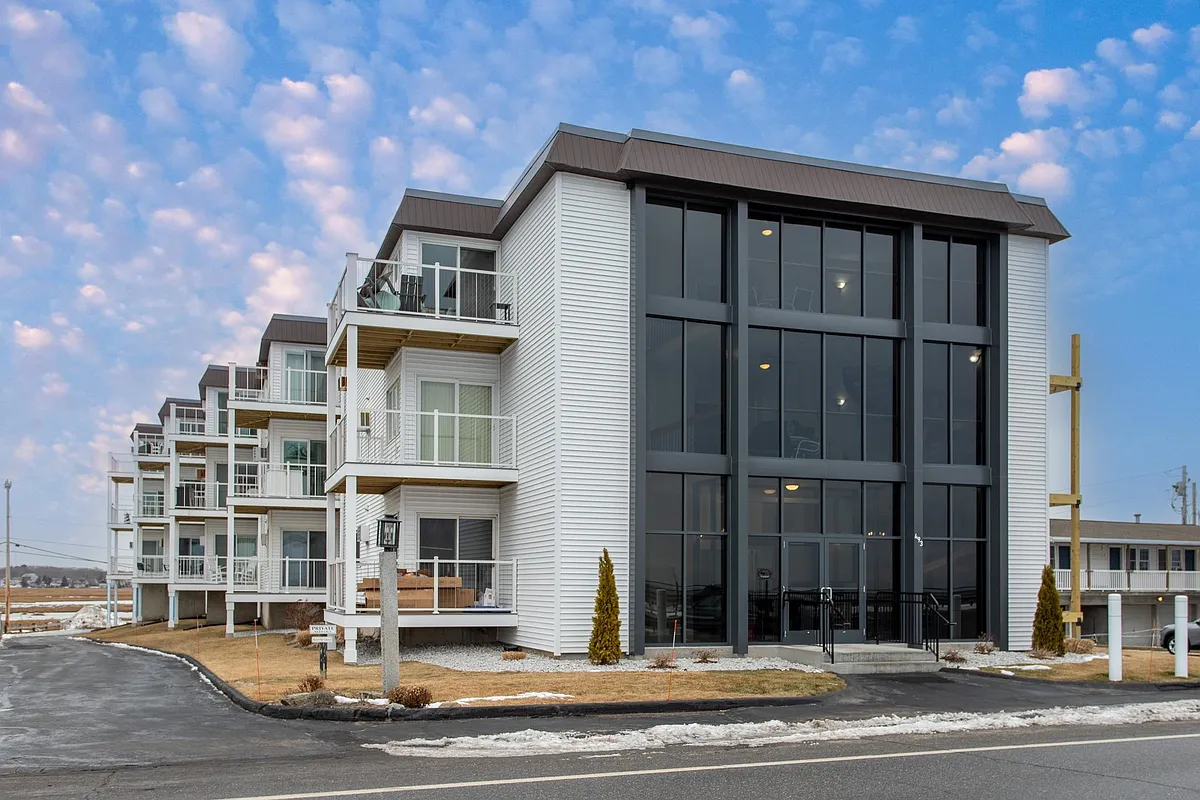 Building Photo - 493 Ocean Blvd #22