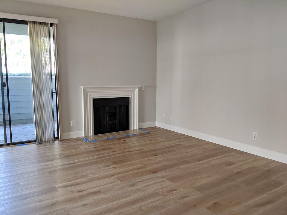 Gas fireplace