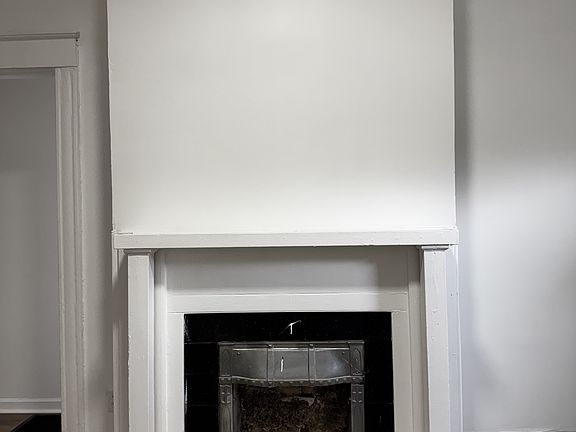 3rd image of 533 Hawthorne Ave #1