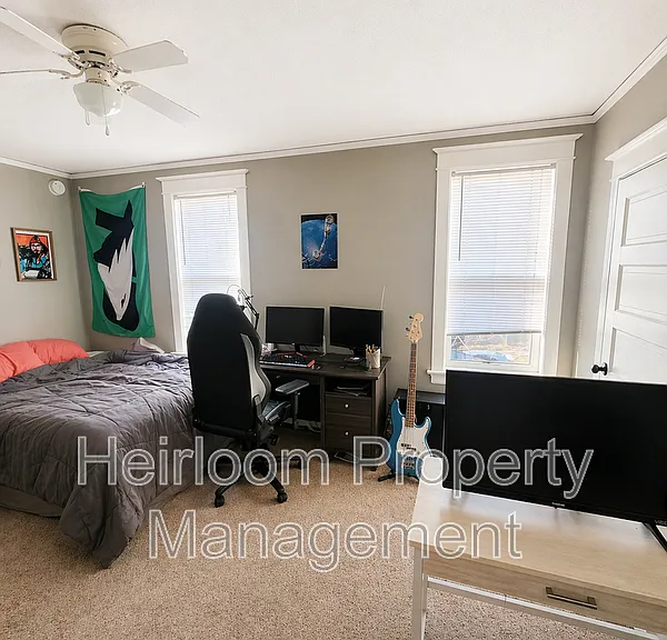 426 N 13th Ave E — Photo 8