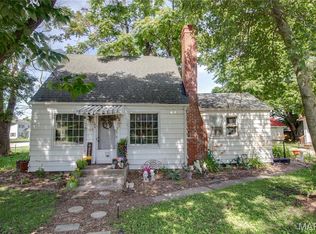 100 N Clinton St, Bunker Hill, IL 62014