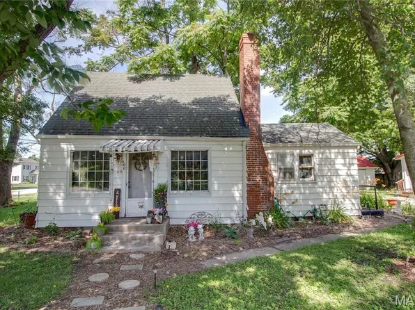100 N Clinton St, Bunker Hill, IL 62014