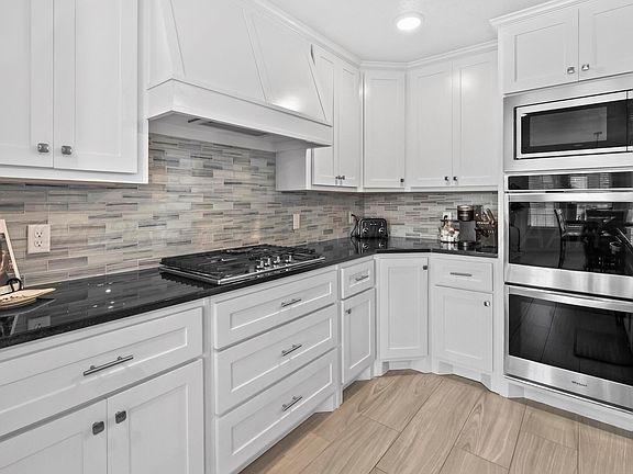 5th image of 7908 Pensacola Ave