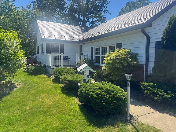3rd image of 20283 Homecroft Rd