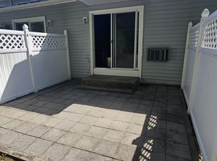 50 E Hill Rd APT 2C, Canton, CT 06019
