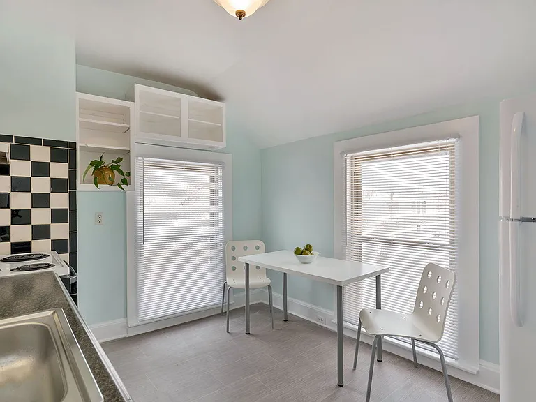 207 Douglas Ave #B — Photo 6