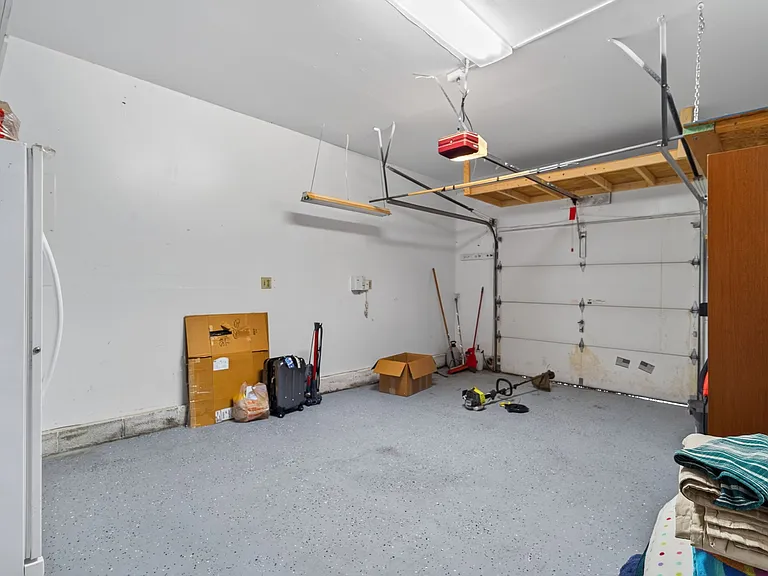 898 Gunston Ct — Photo 30