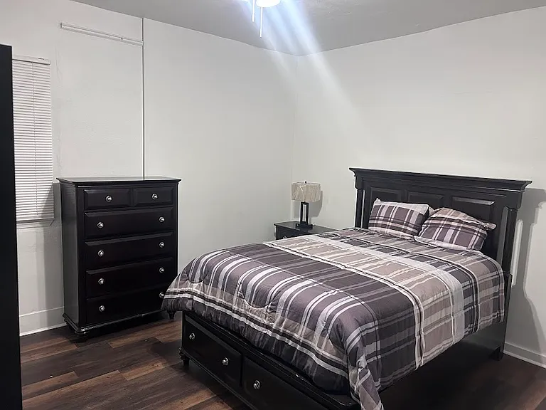 1510 N Poplar St — Photo 11