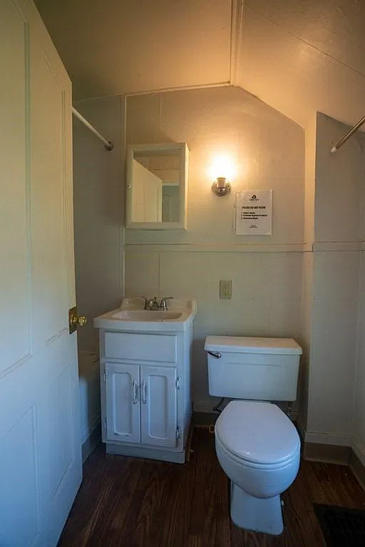 4 bed, 1223 sqft, $4,000 — Photo 2