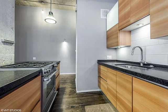 110 N Peoria St #406 — Photo 10