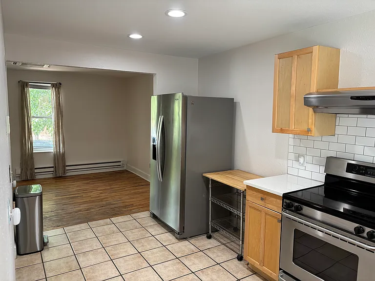 702 E Dakota Ave — Photo 7