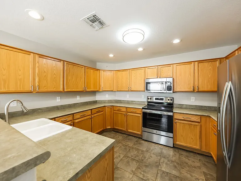13122 W Clarendon Ave — Photo 6