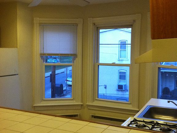 4th image of 399 Hermitage St #2