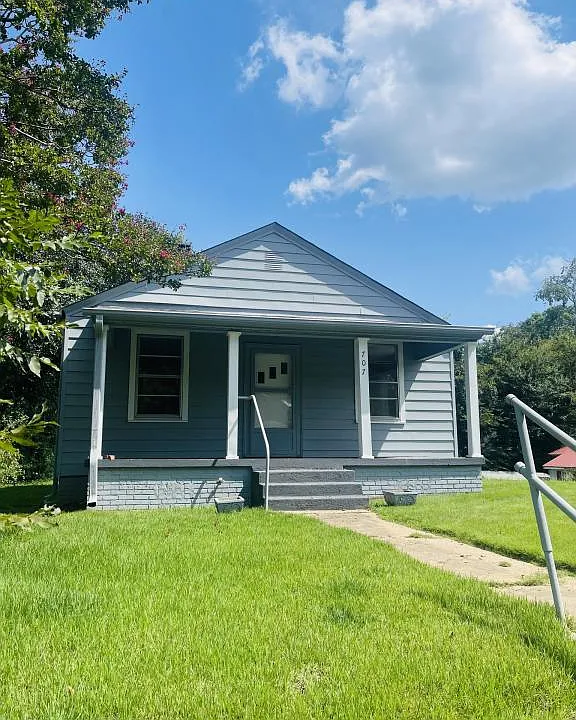 707 Southern St