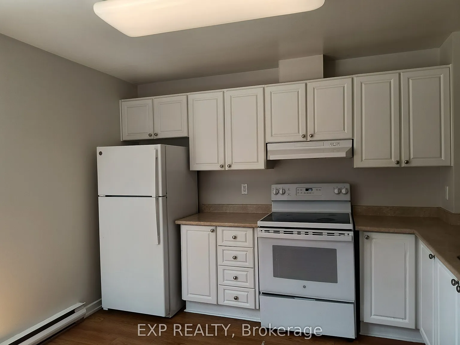 3 bed, $2,595 — Photo 2