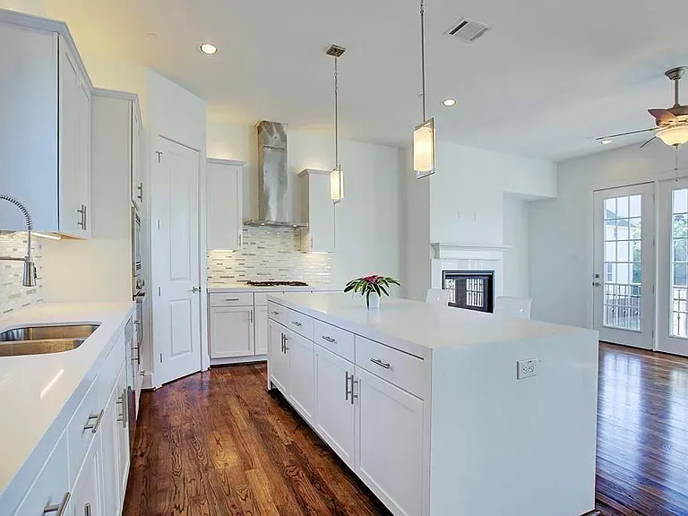 1120 Columbus St #D — Photo 5