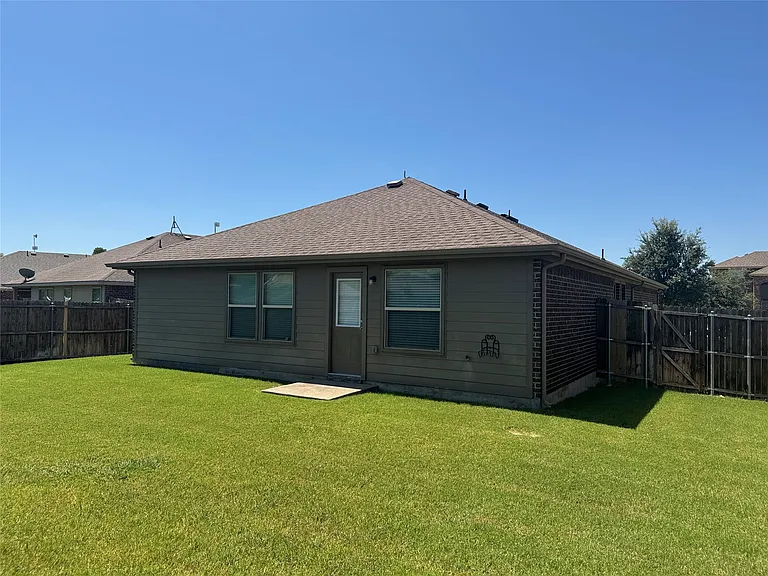 327 Elam Dr — Photo 29