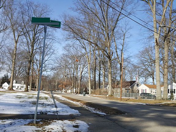 5th image of 1876 Denison Dr NW