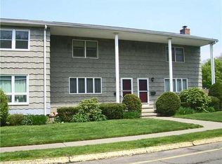 73 Carriage Path S #73, Milford, CT 06460