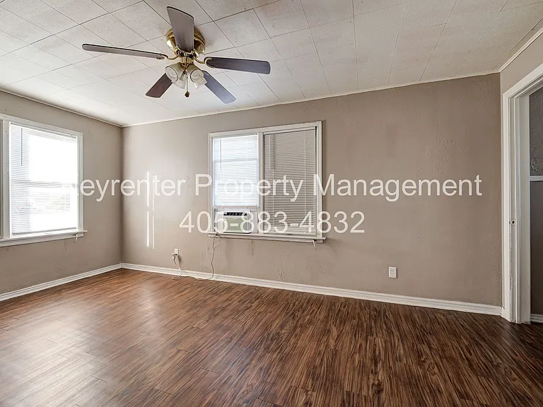 SW 27th St Complex — Photo 16
