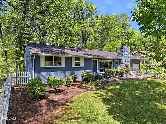 3rd image of 305 Beechwood Dr