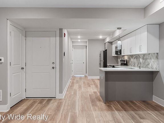 3rd image of 1939 W Berks St APT 3
