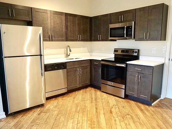 3rd image of 1135 N American St