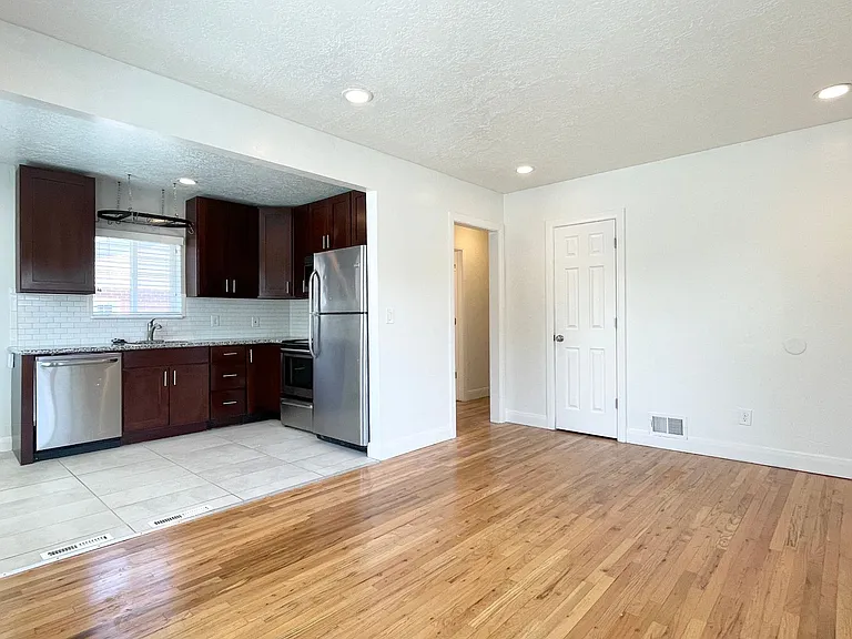 2568 S. 1700 E. — Photo 4