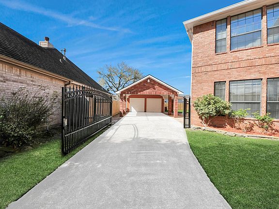 2nd image of 9803 Sage Lee Dr