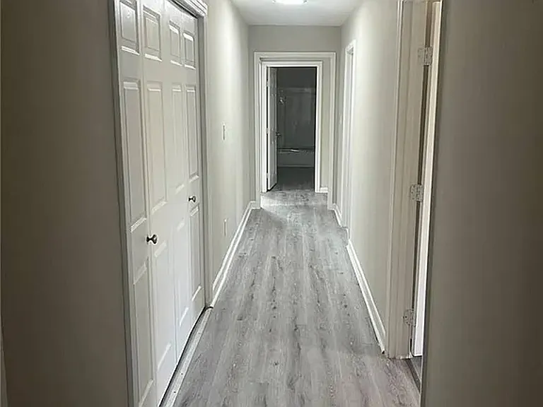 101 W Center St — Photo 2