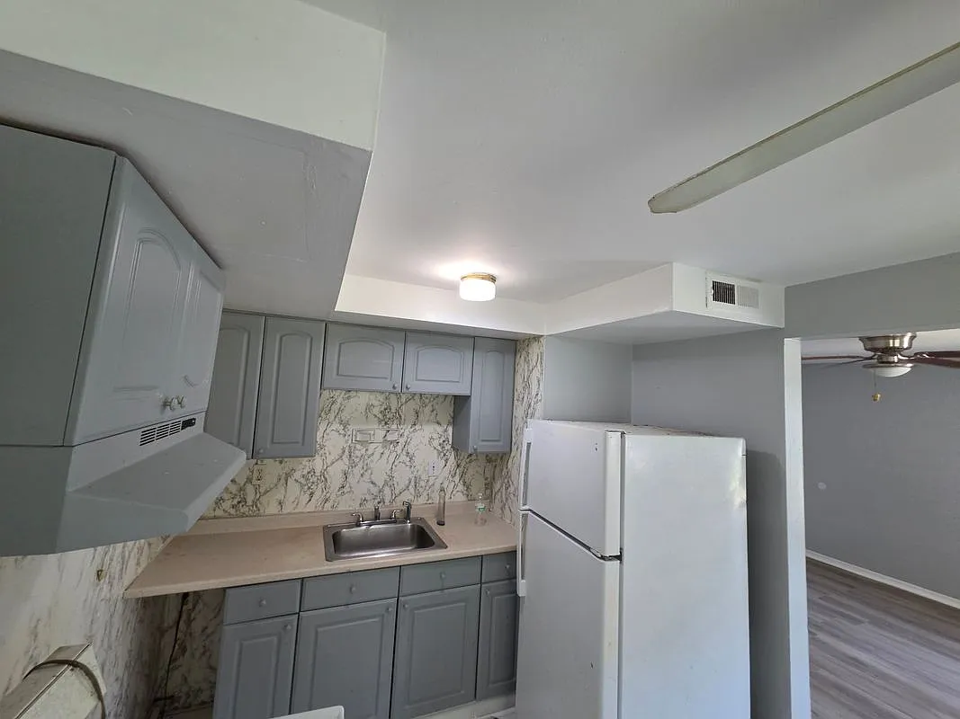 2 bed, 1.0 bath, 792 sqft, $1,550 — Photo 3