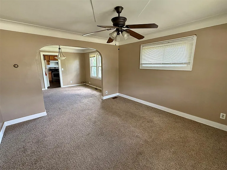 5751 Drexel St — Photo 4