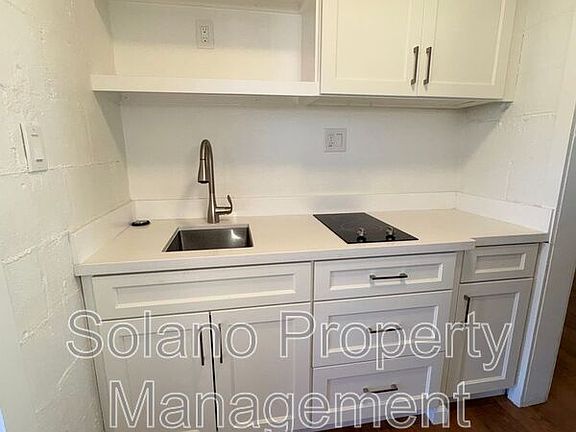 5th image of 149 Mason St APT E
