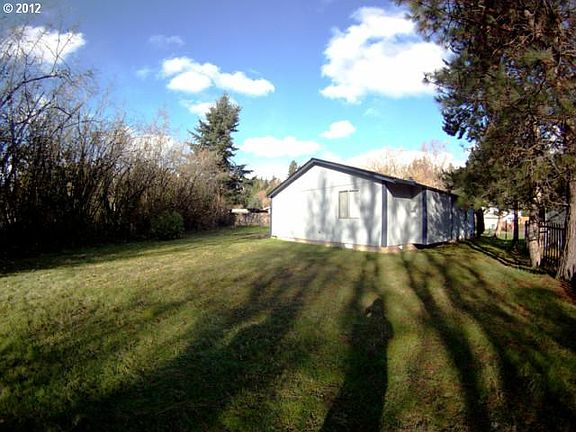 3rd image of 5524 NE 23rd Ave