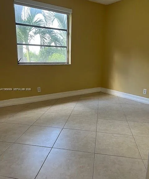2226 N Cypress Bend Dr #210 — Photo 16