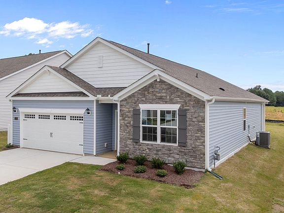 3rd image of 1113 Middlecrest Drive