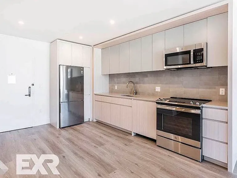 210 Clarkson Ave #703 — Photo 5