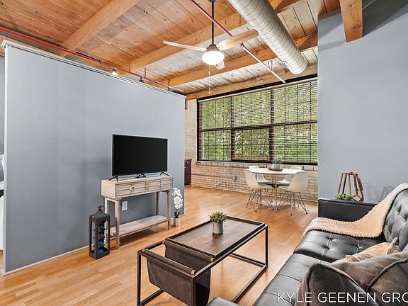 2nd image of 533 Columbia Ave #257-18