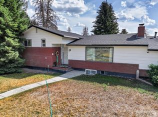 415 Sunset Dr, Moore, ID 83213