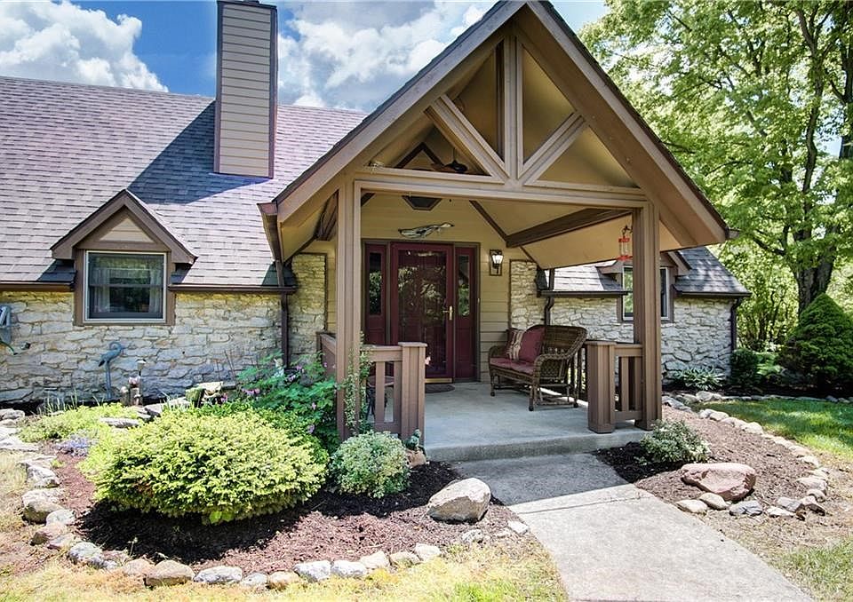 Gorgeous front entry!