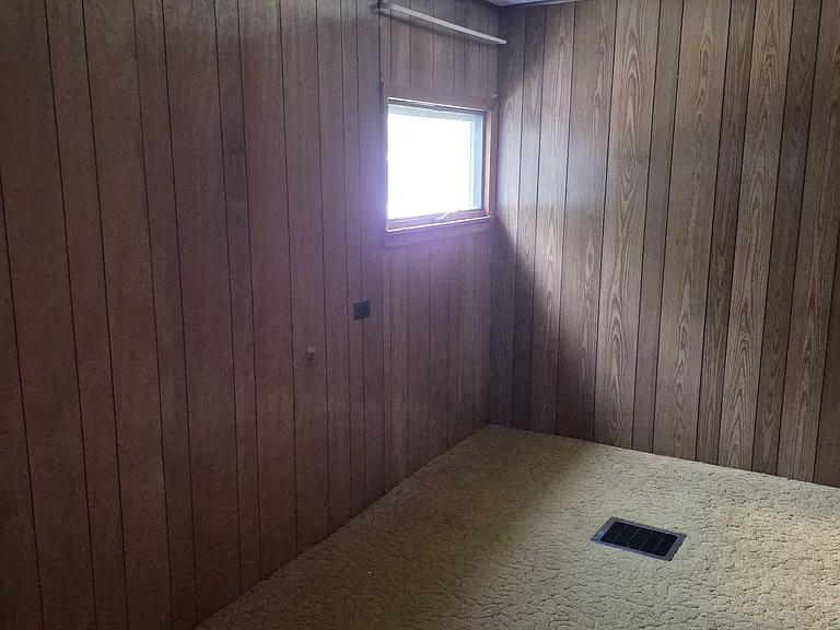 182 Golden Ave #2 — Photo 9