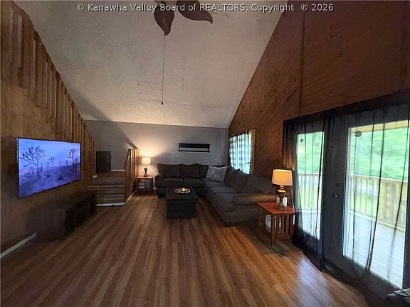 5th image of 3728 Garretts Fork Rd
