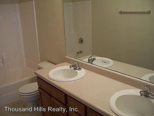 4th image of 418 Woodland Dr E