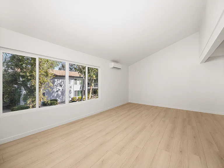 Cambridge Garden Apartments — Photo 7