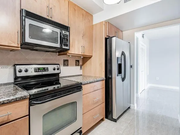 4001 Hillcrest Dr APT 914, Hollywood, FL 33021