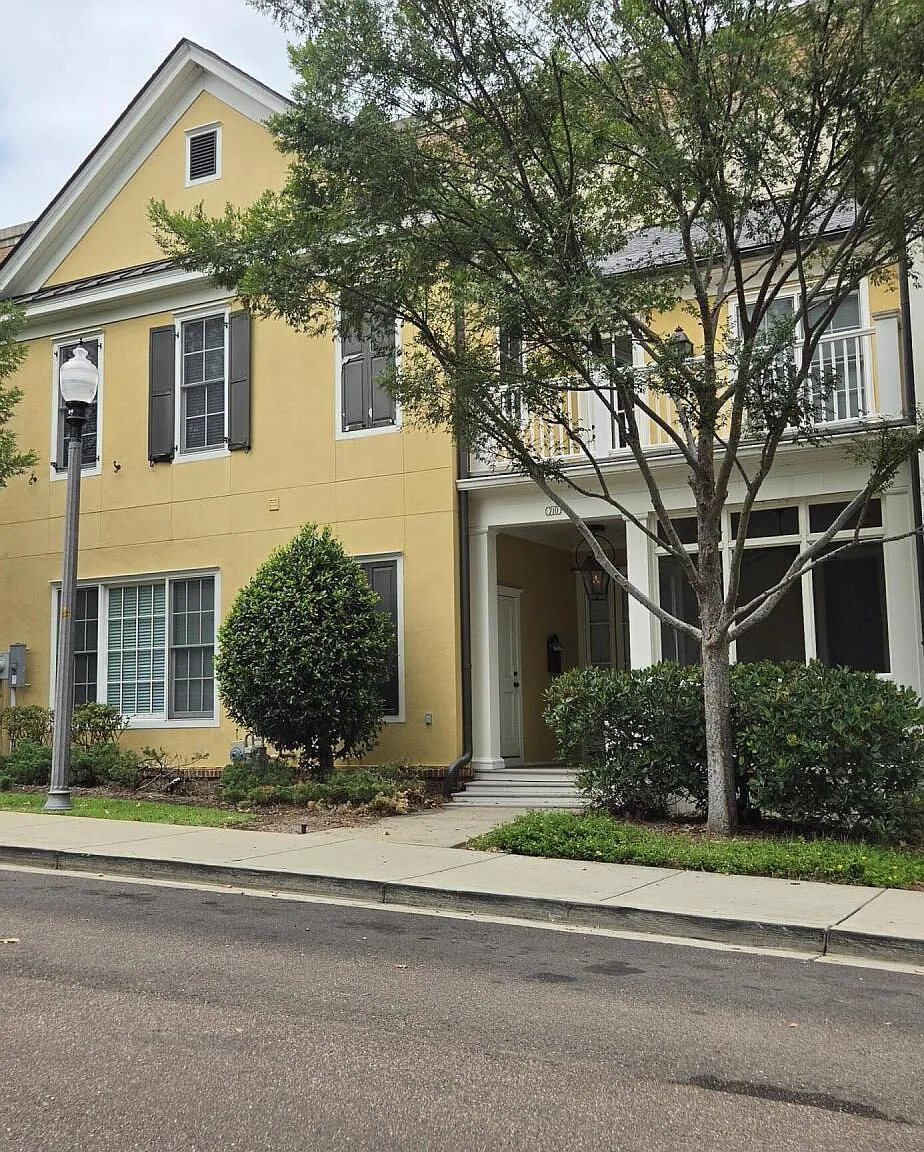2 bed, 2.5 bath, 2134 sqft, $2,750 — Photo 1