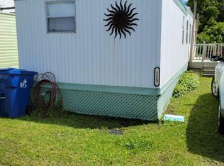 115 Caribbean Way Rd, Atlantic Beach, NC 28512