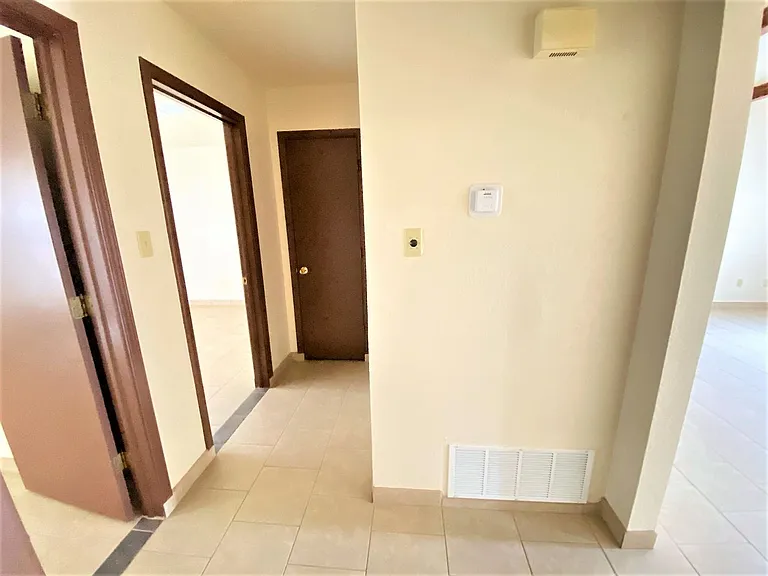 1010 Elm St — Photo 6