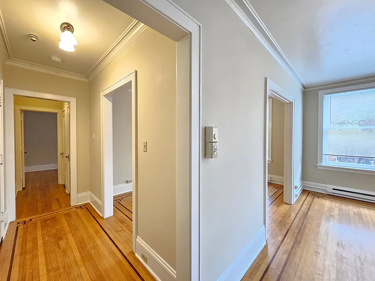 Knickerbocker Apartments — Photo 49