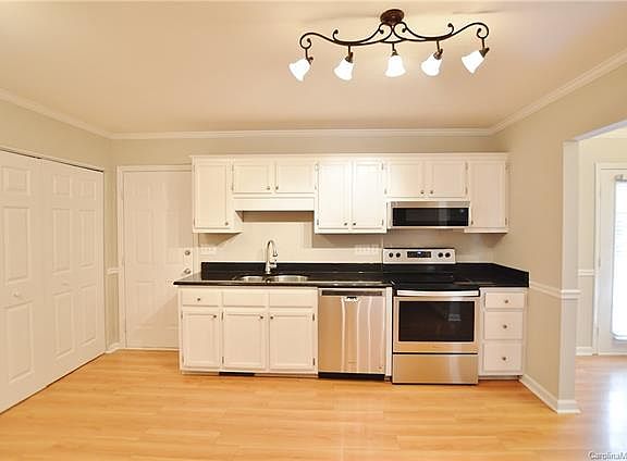 4th image of 7298 Hagers Hollow Dr
